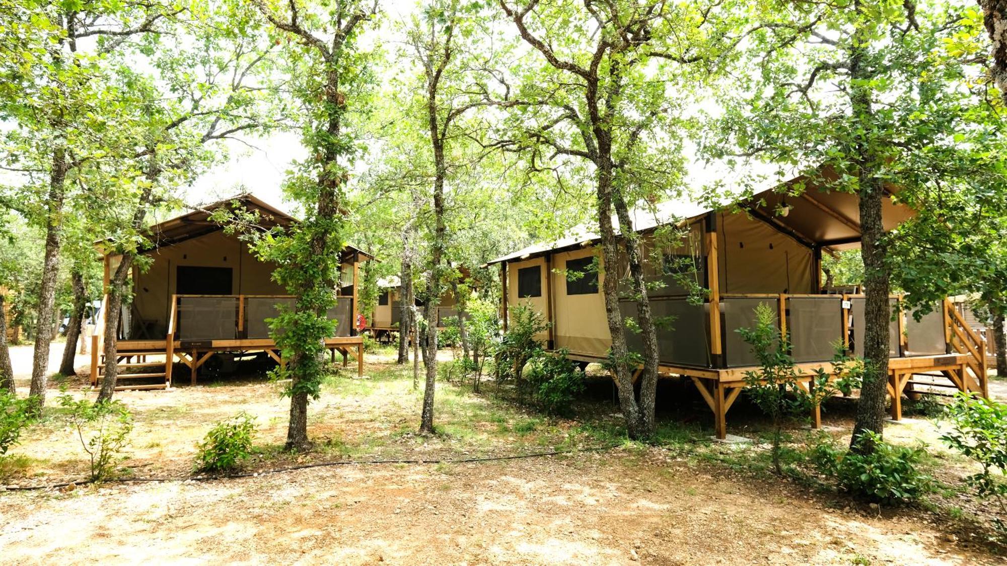 Domaine Les Chenes Blancs Hotel Saint-Saturnin-les-Apt Exterior photo
